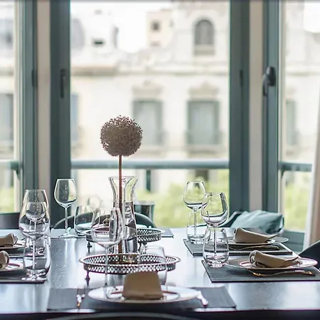 Apartamento 8 Guests Elegant Penthouse In