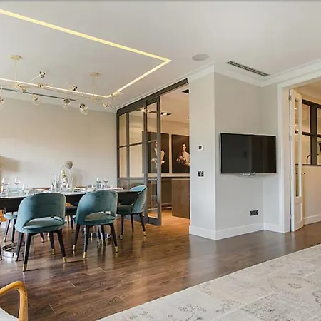 Apartment 8 Guests Elegant Penthouse In *
