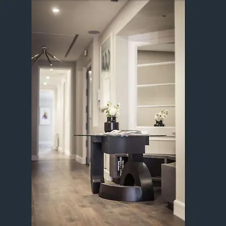 8 Guests Elegant Penthouse In *