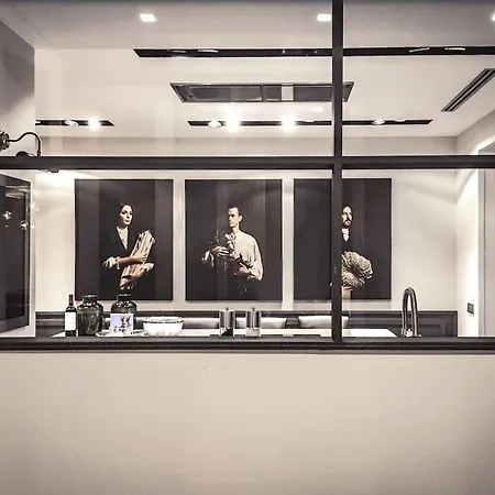 8 Guests Elegant Penthouse In *